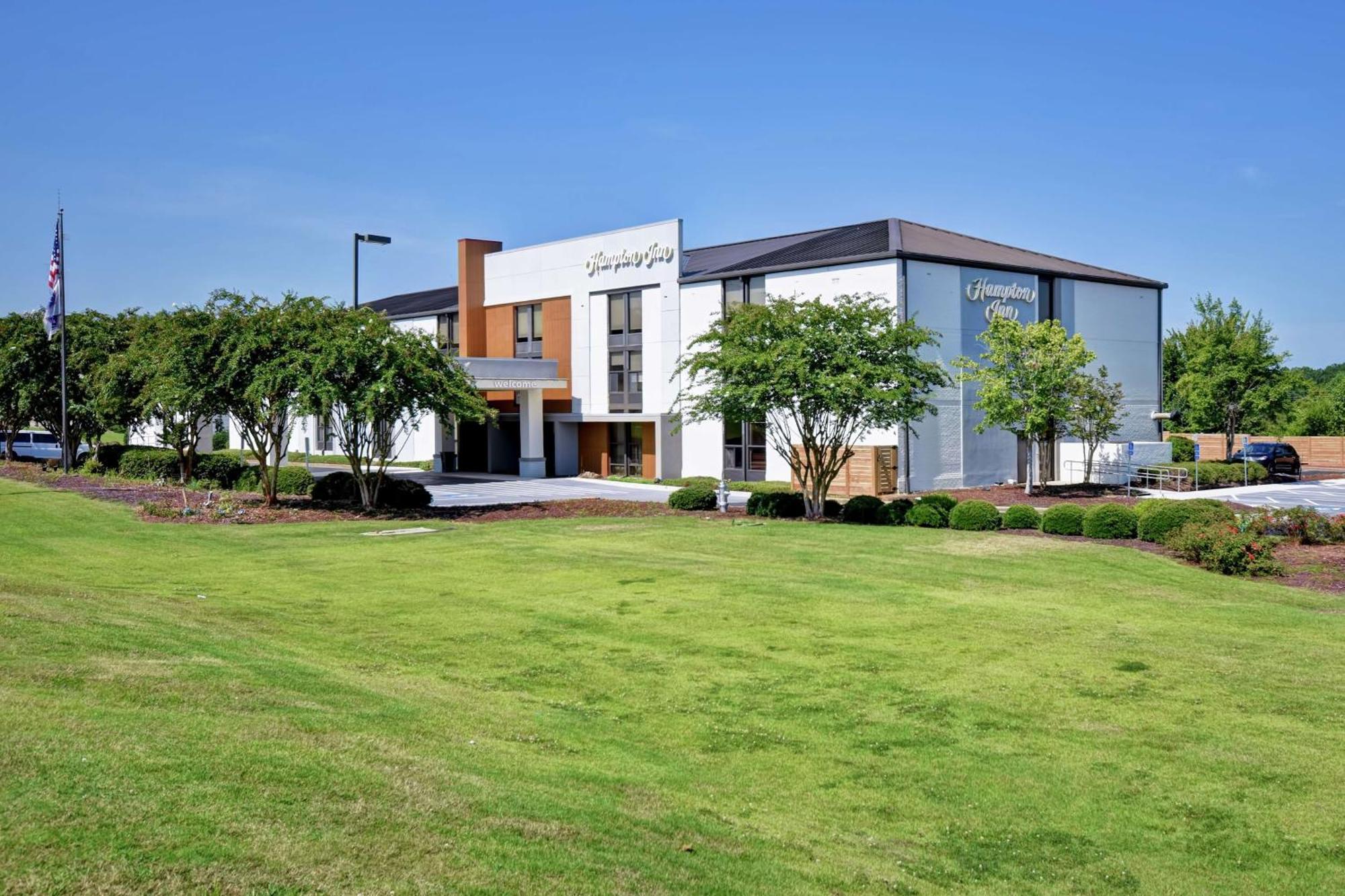 Hampton Inn Auburn Exterior photo