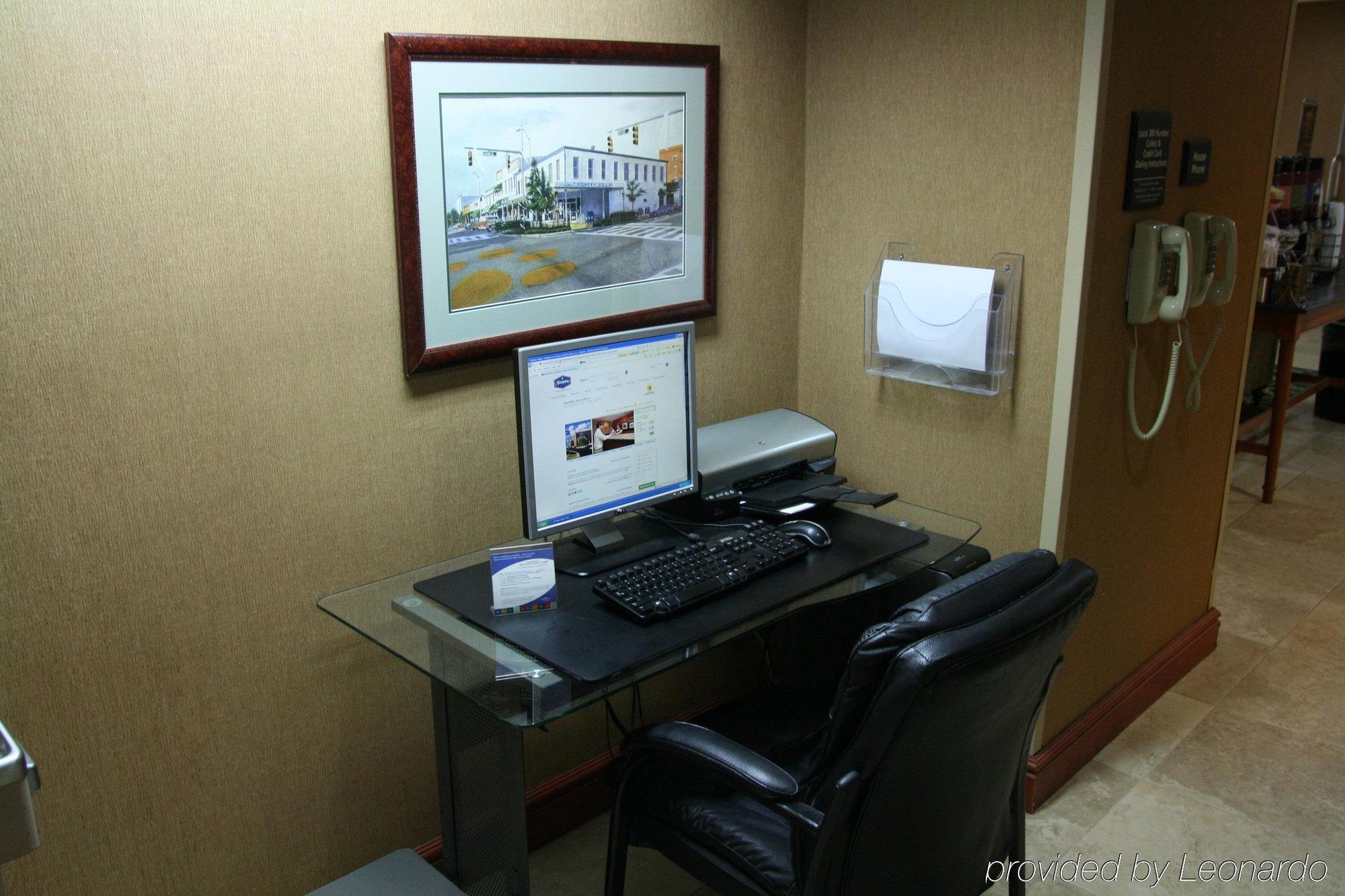 Hampton Inn Auburn Business photo